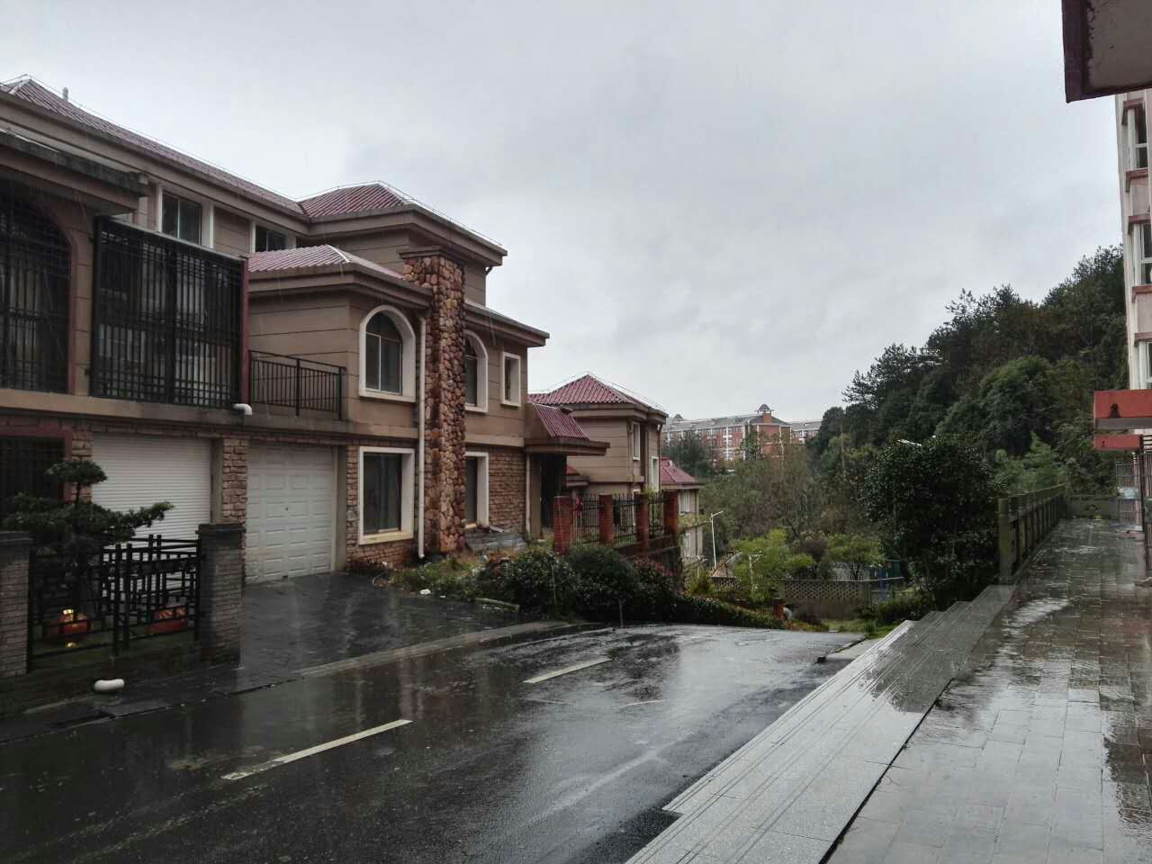 湾里区南昌市湾里区紫清路口(紫清庄园对面)1室1