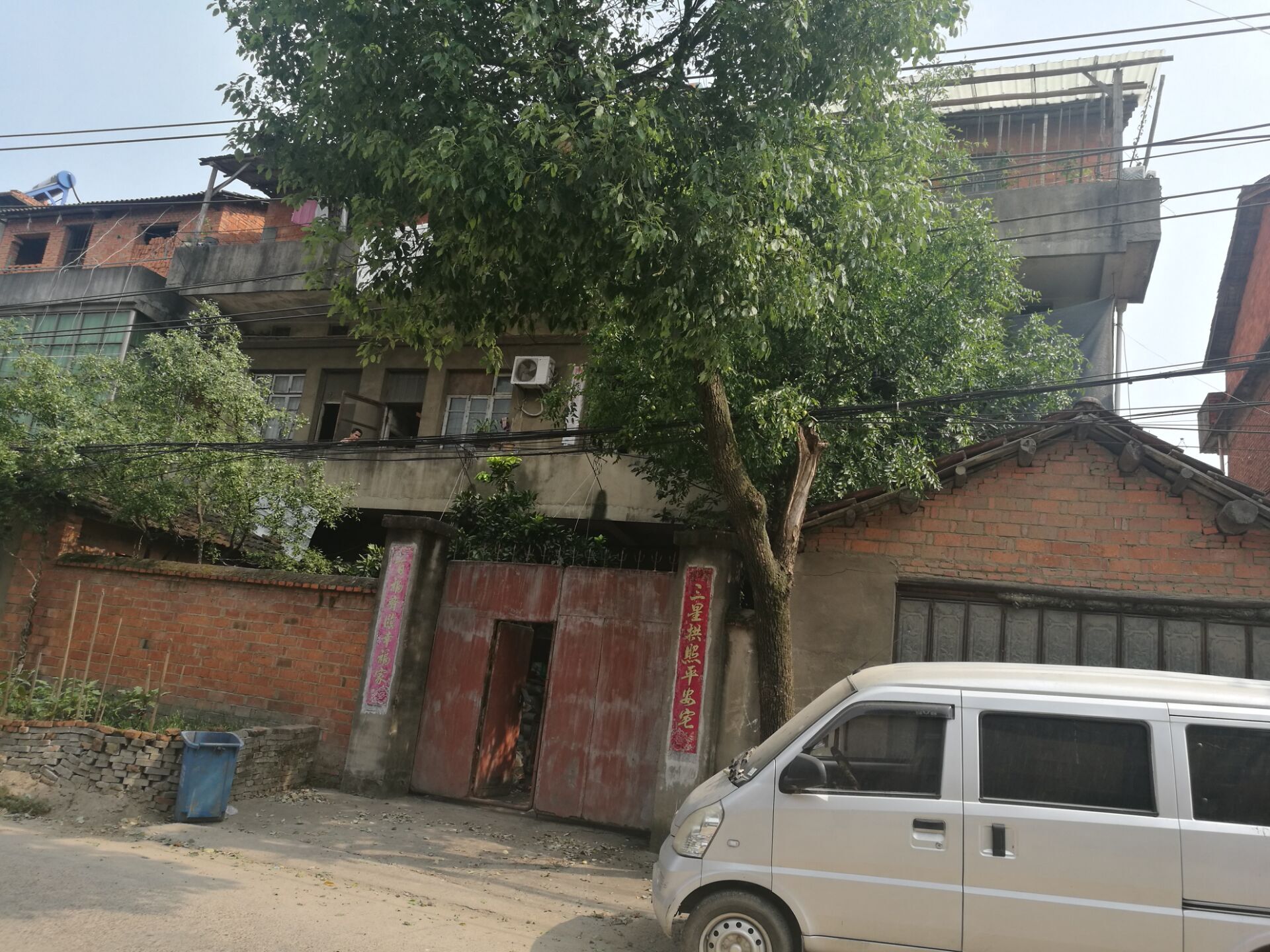 厂房仓库500平,住房200平,廉价急出租