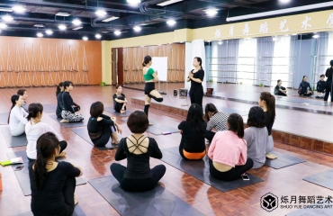 南昌零基础学习瑜伽教练培训班哪里比较好_3