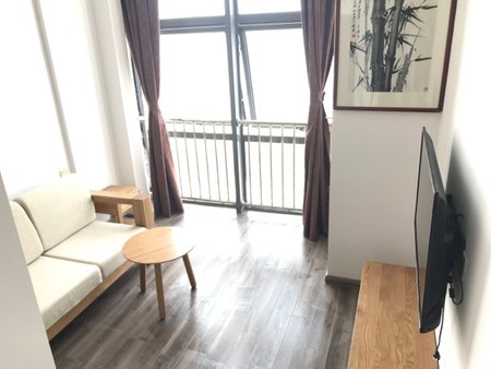 京东大道新城吾悦广场楼上复试 原木材质装修简单大
