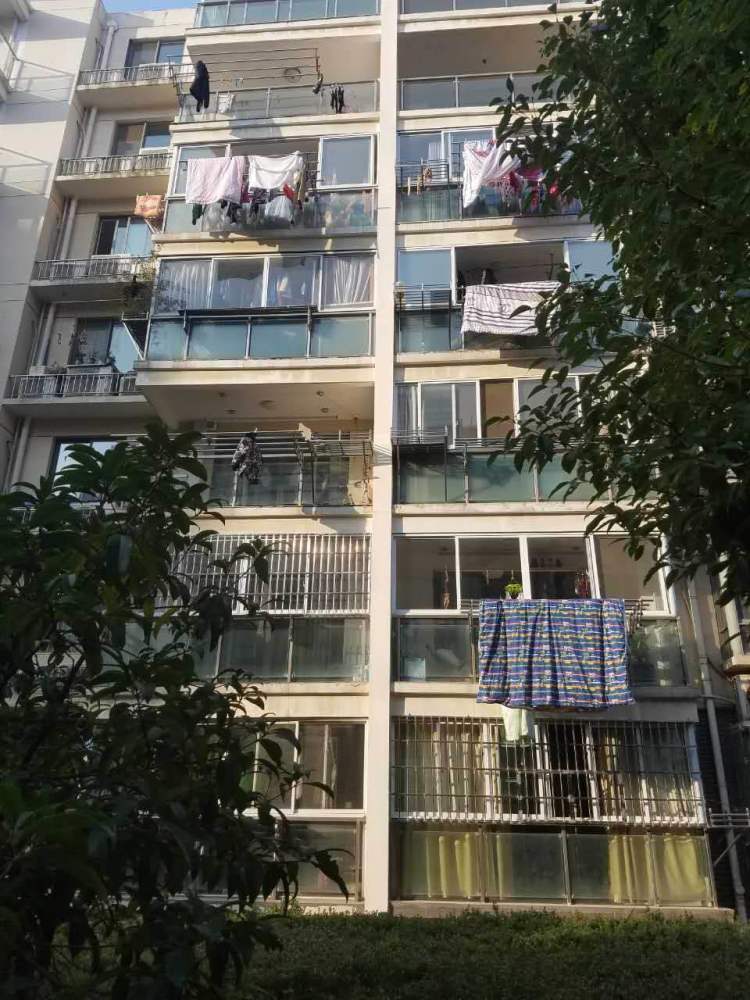 地铁口凤翔苑三房两室两卫