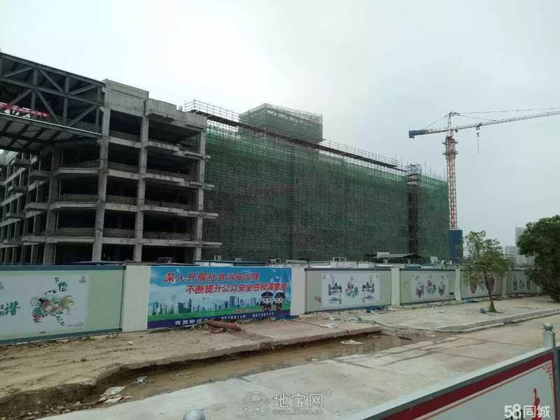 新洪城大市场。今年开张,最后一批使用权转让