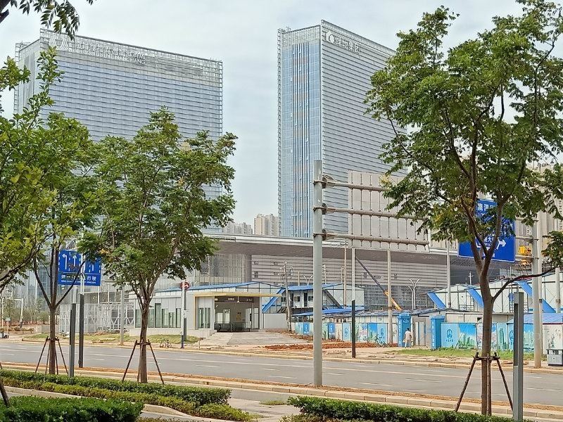 国博城33平单层沿街铺,周边写字楼医院,