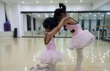 为什么学中国舞，因为它可以体现中国的美_2