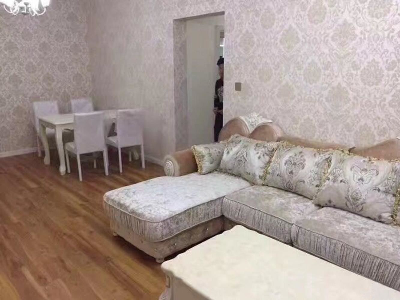 紫金园 3室2厅2卫 自住装修,家电齐全