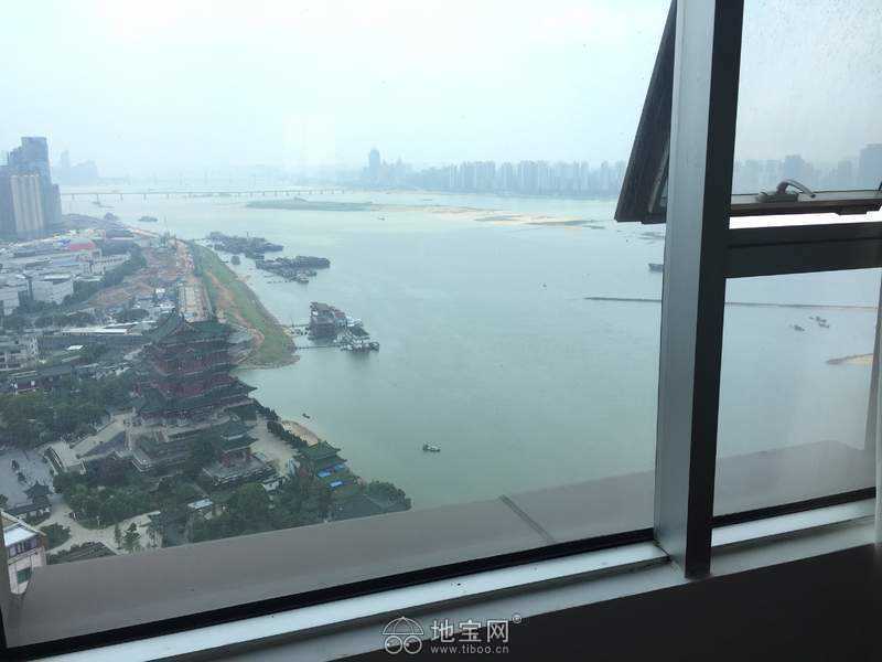 八一桥头一线江景房,豪华绝佳住房
