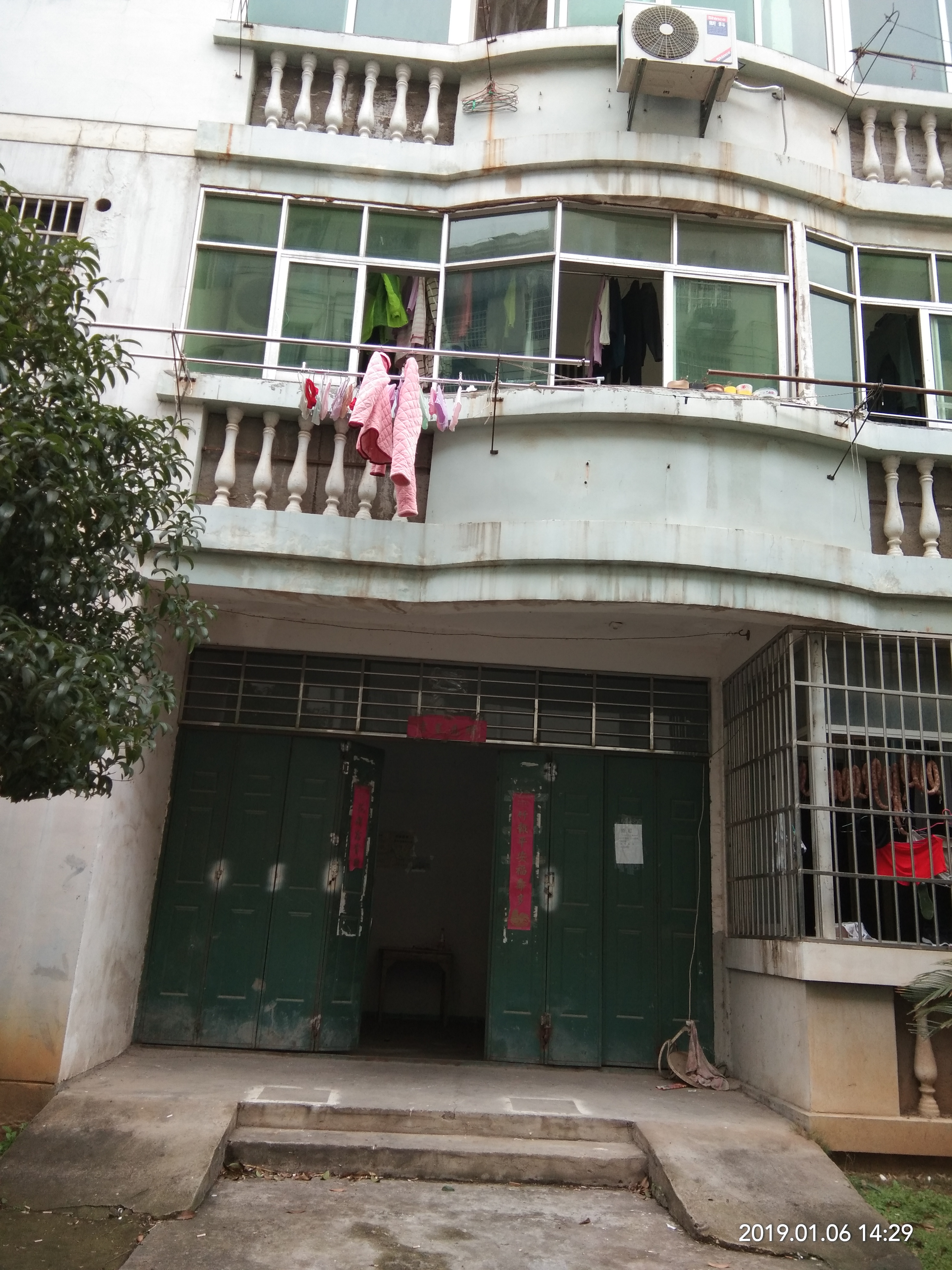 上海北路青湖公寓一楼仓库出租