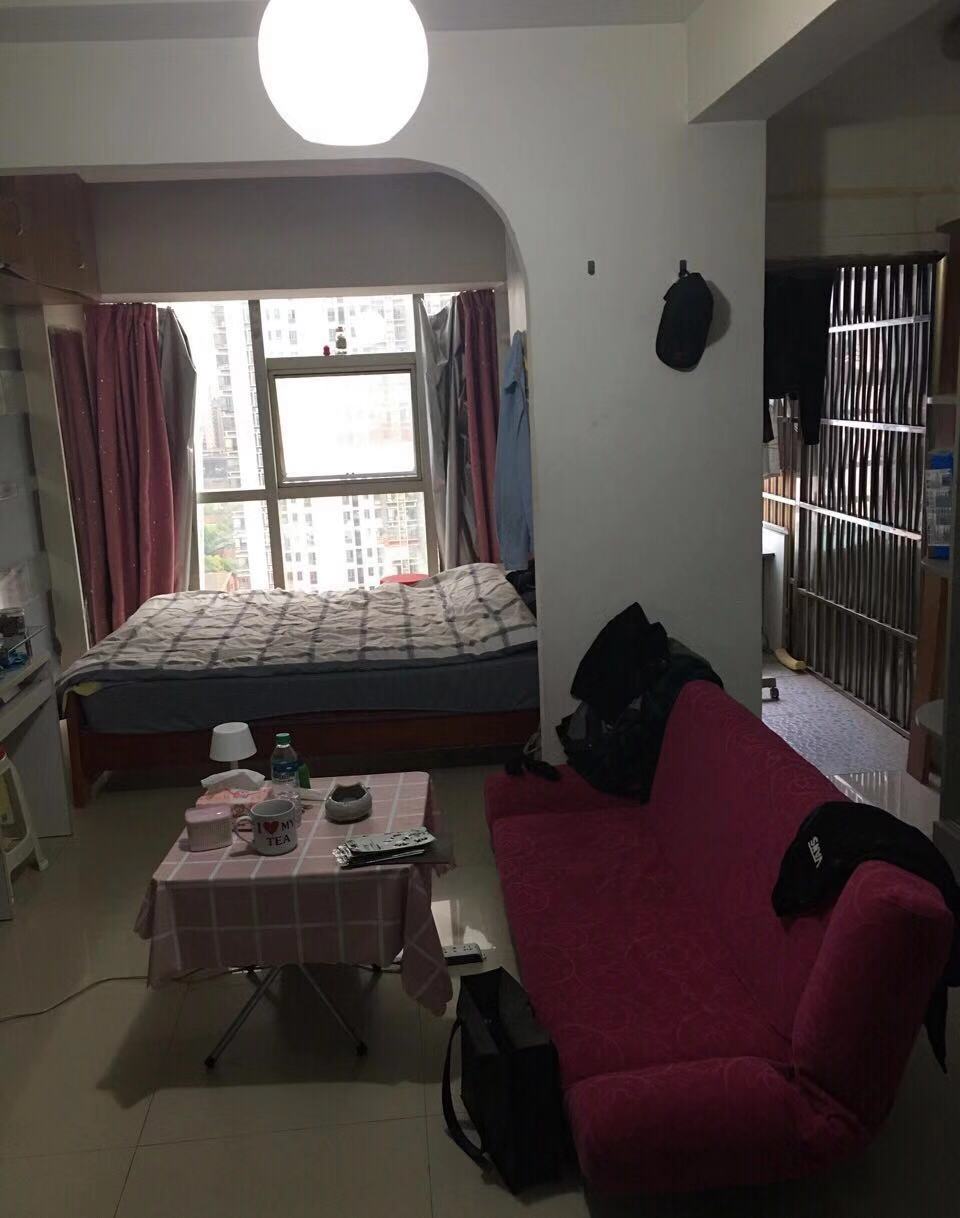 蓝天郡公寓1室1厅40平米1100元/月公寓