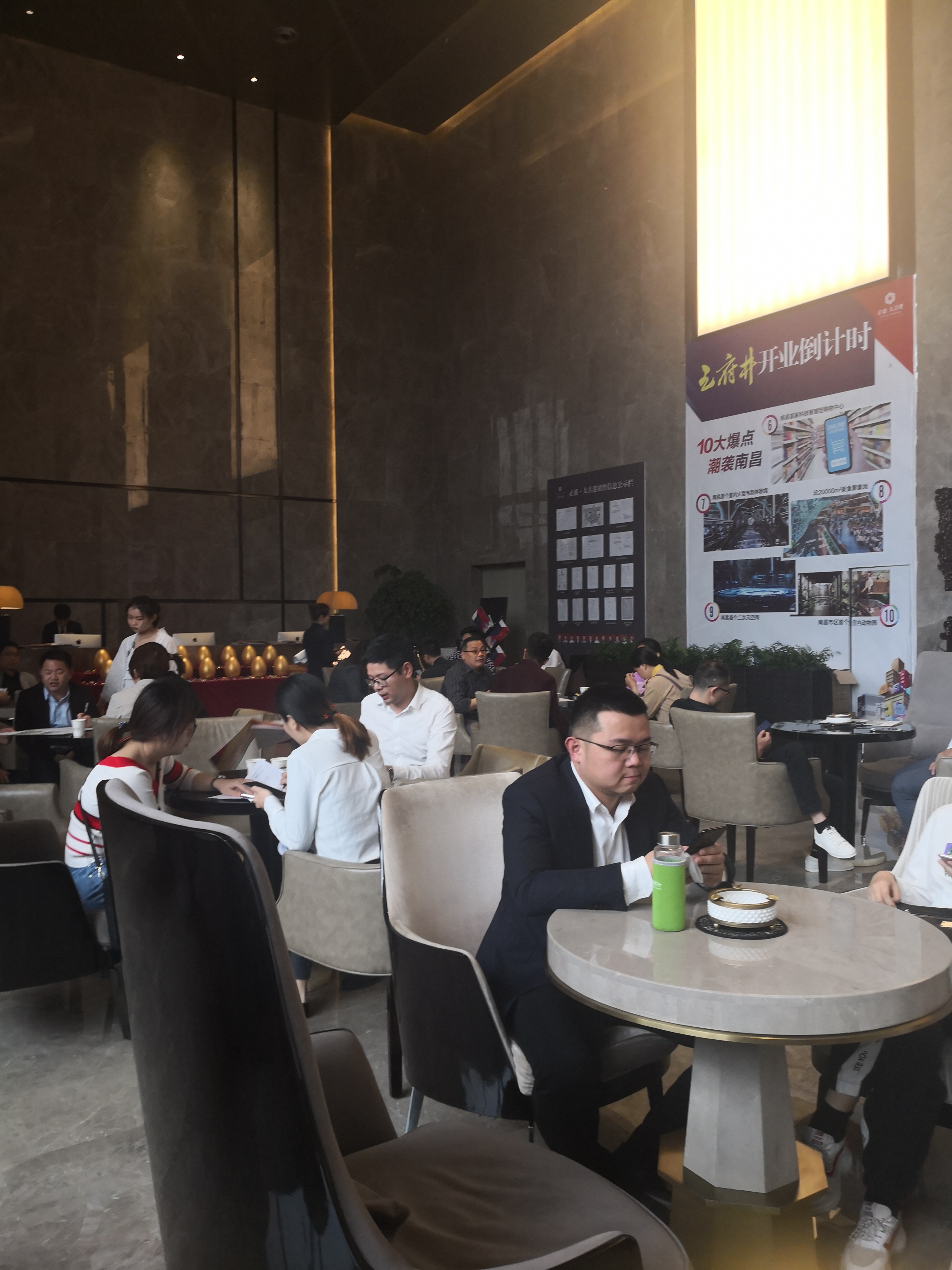 坛子口十字街包租旺铺,让您坐在家