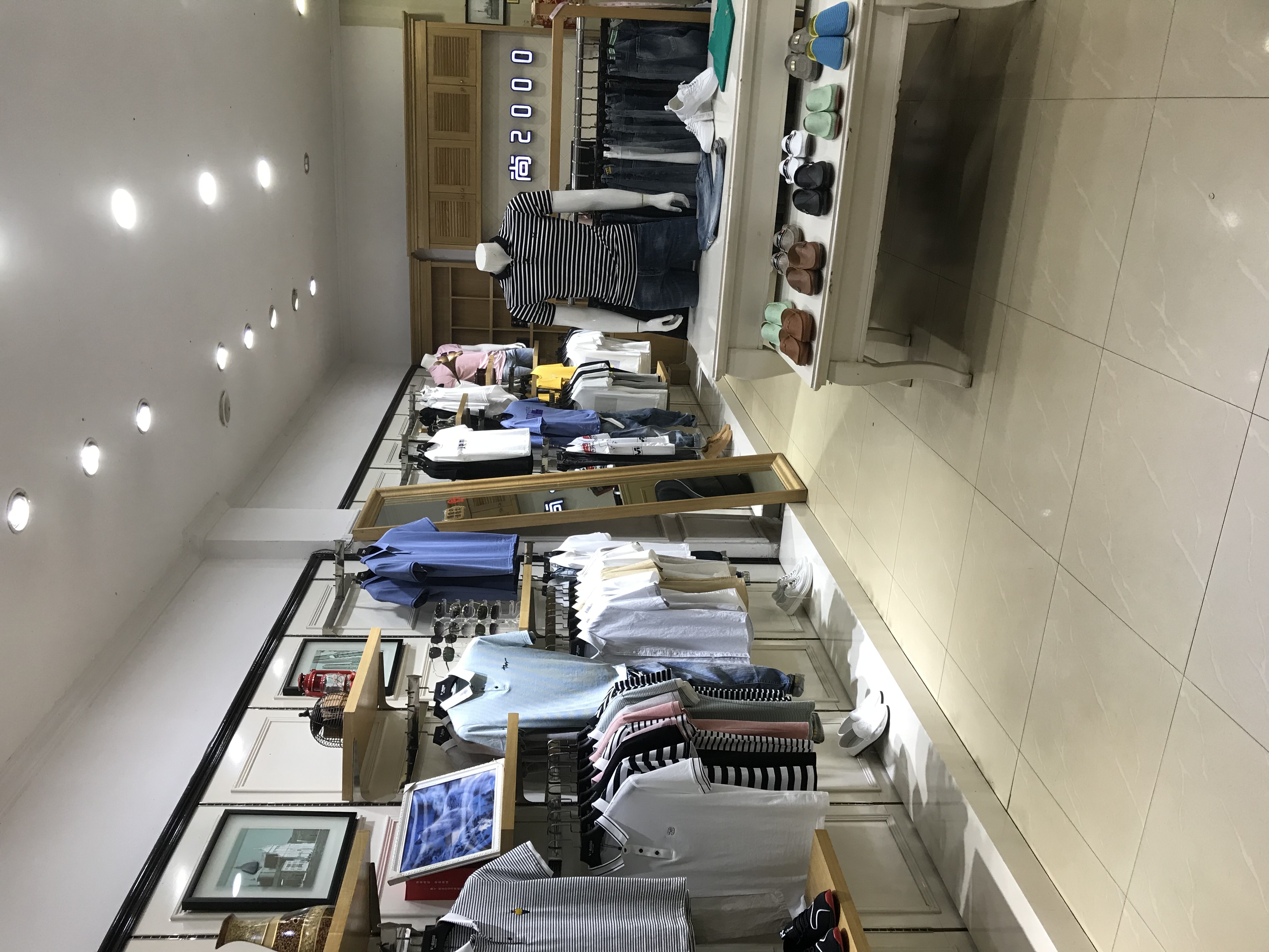 红谷滩黄金地段店面出租
