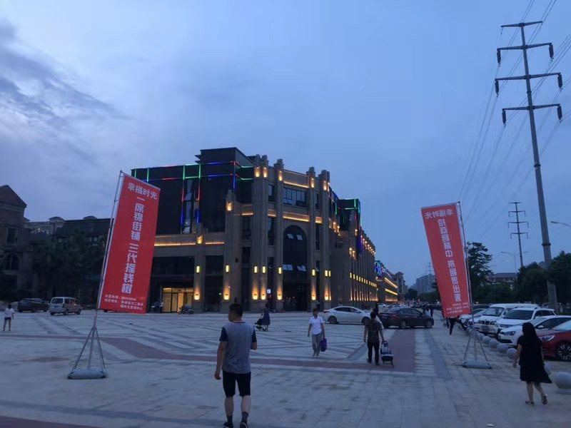 象湖成熟商圈 小區出入口位置臨街底商 全業態 門