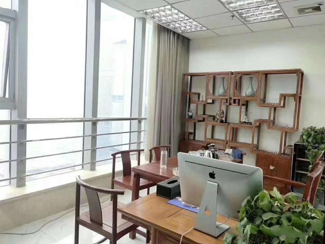 红谷滩CBD中心700平,带家具,只租50