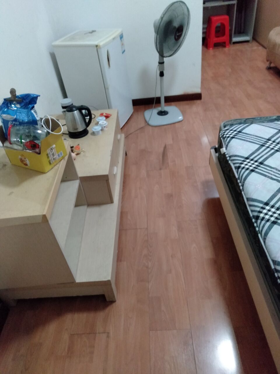 中山路百盛地铁八一馆站2号出口电梯房公寓