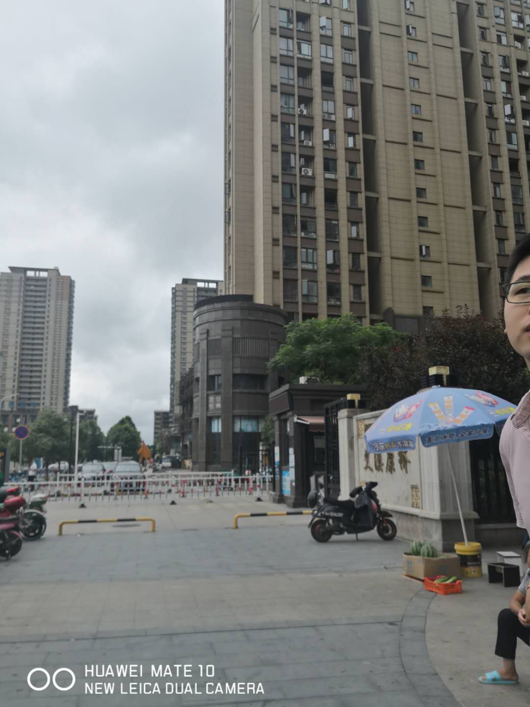 住宅价格卖个铺,正宗地铁口铺。快来瞧瞧投资首领