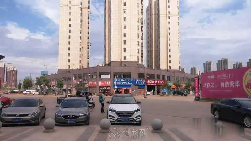 九龙湖学校对面商铺
