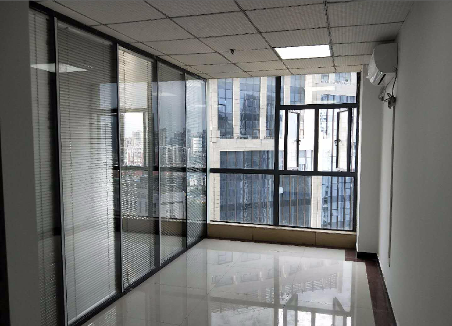 鼎峰中央 地鐵口稀有小面積可含稅獨立辦公室