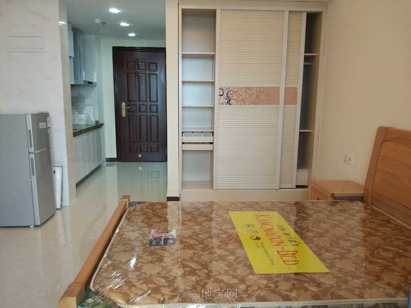 精装带阳台公寓出租 中介勿扰