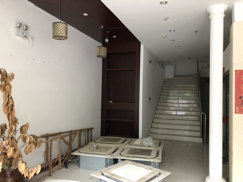 无转让费 绿地中央广场 红谷滩中心 临街旺铺