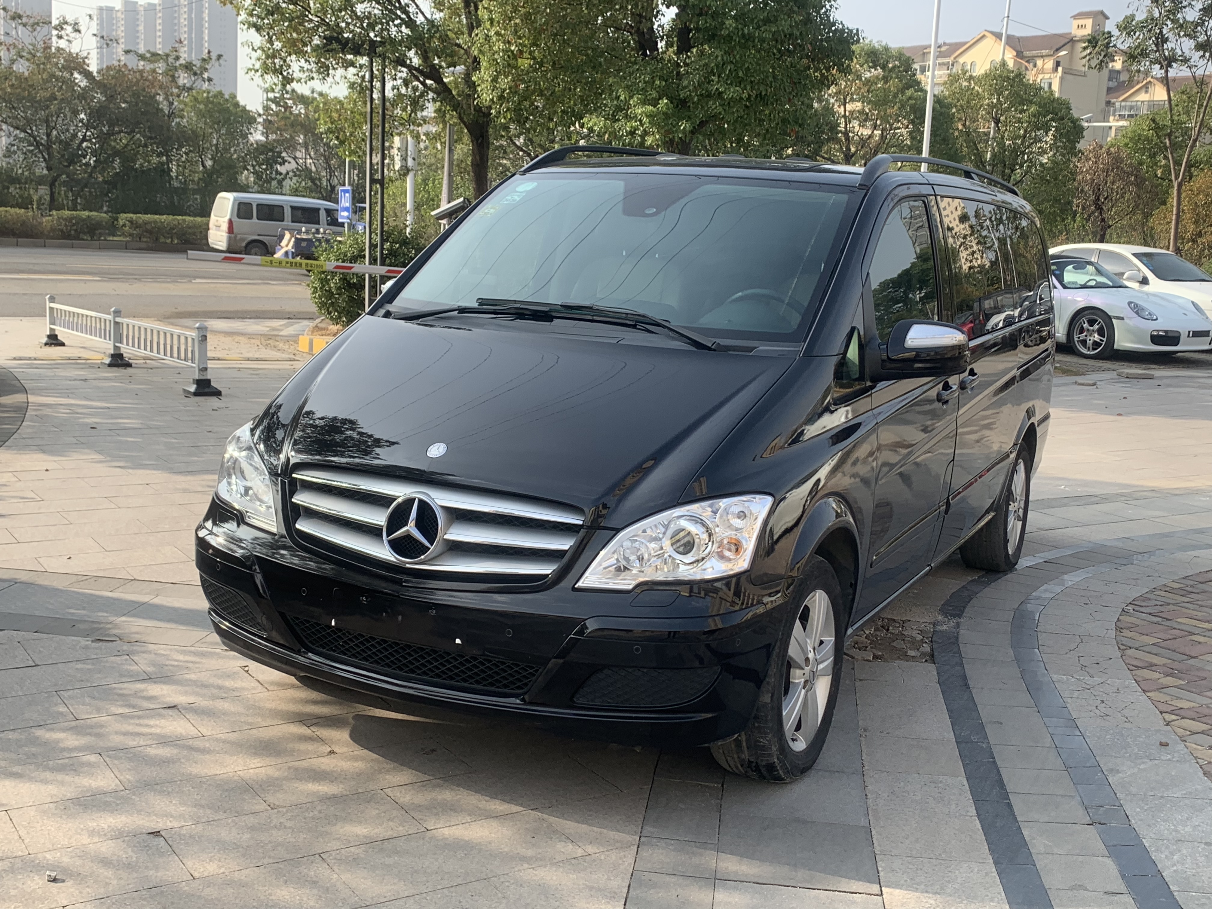 奔驰唯雅诺商务车