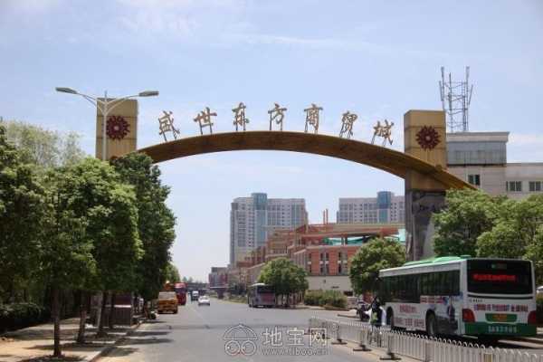 洪城路临大街小区门口盛世东方商铺