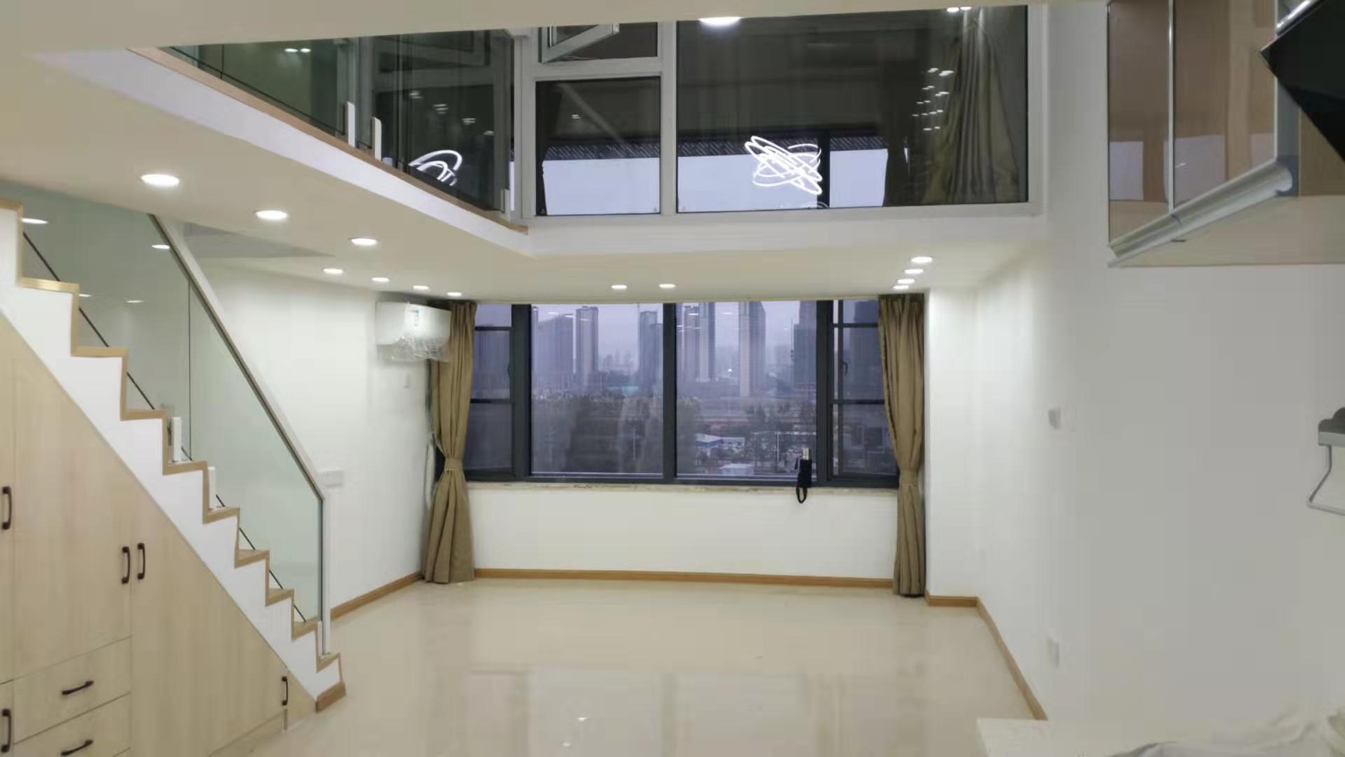 万达广场旁 和昌莱蒙 精装复式公寓 商业街办公居