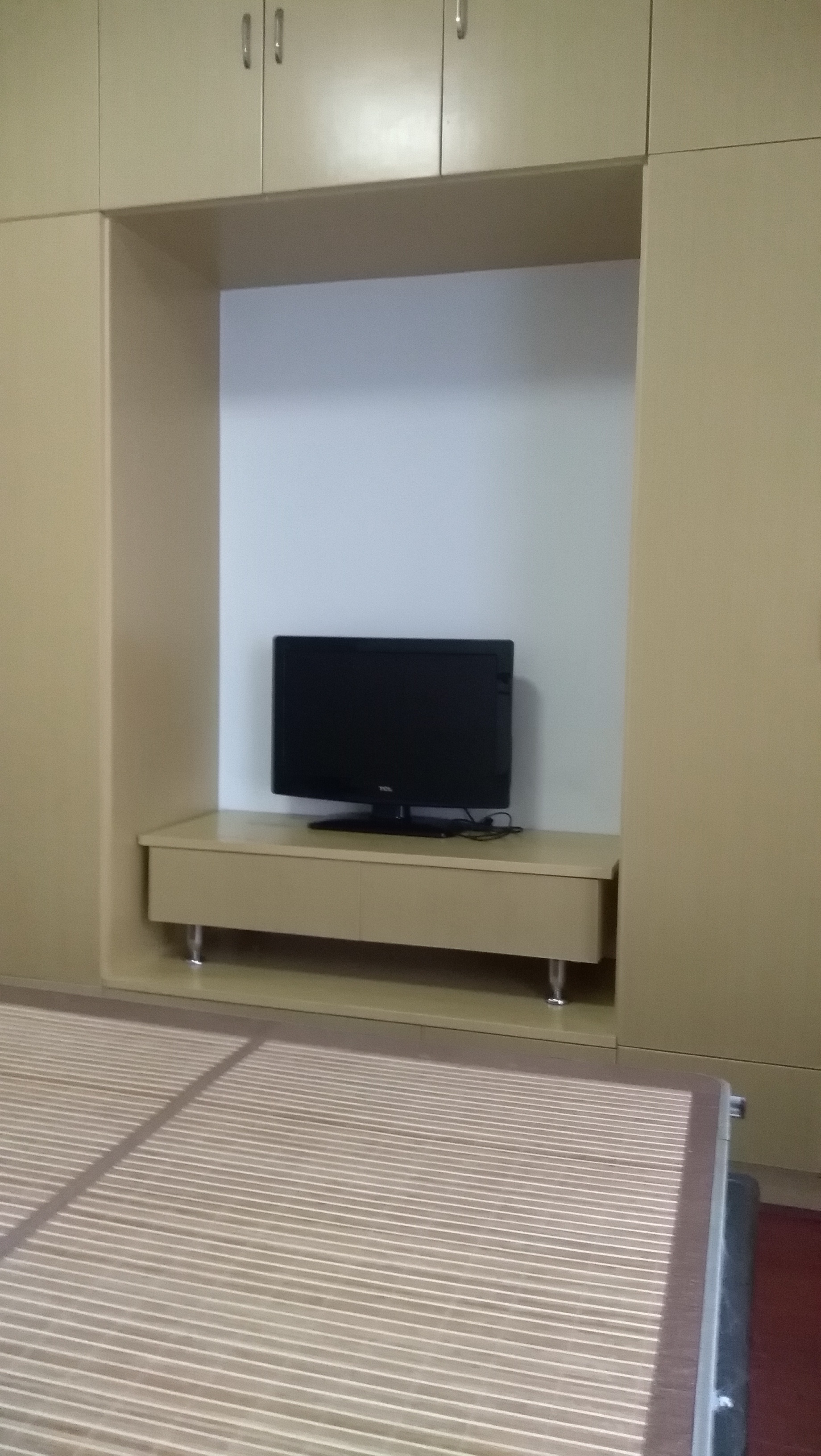 唐宁街旁边汉庭酒店楼上
