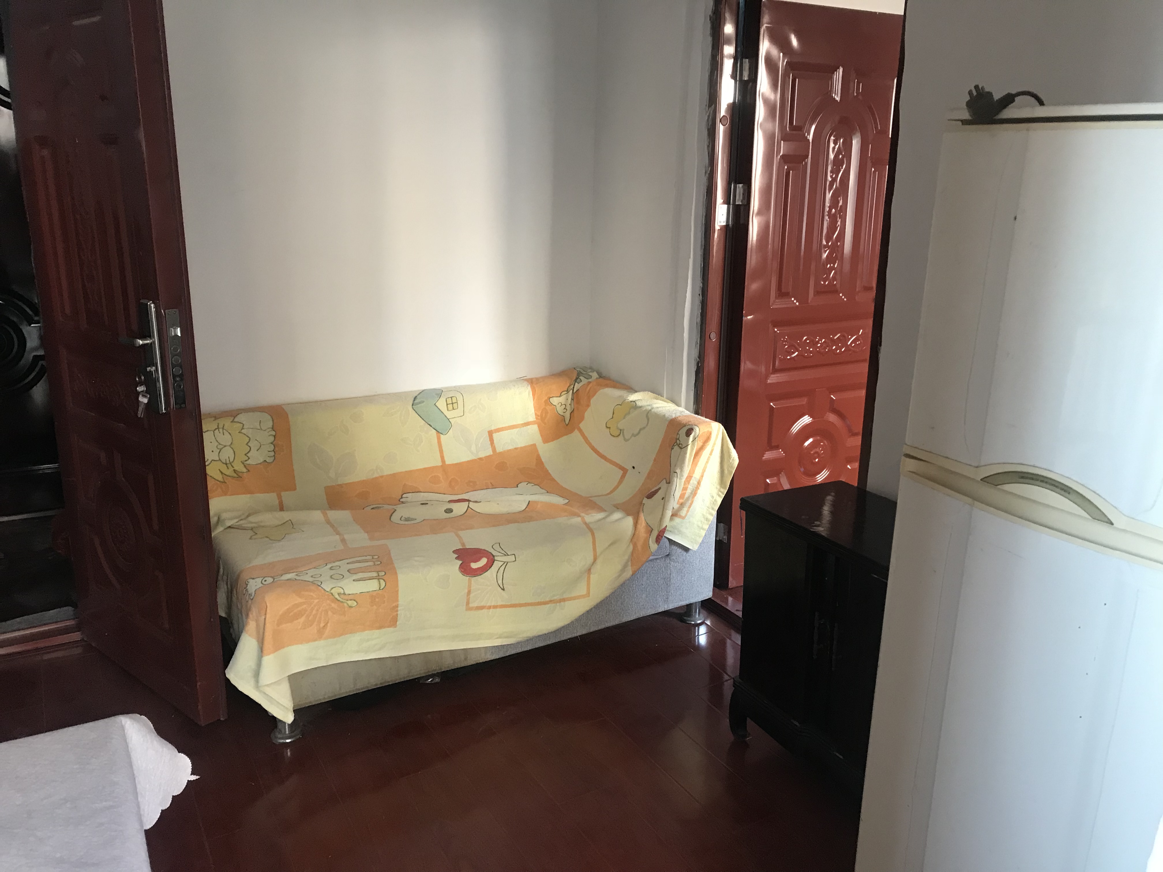 凤凰苑 地铁口 铜锣湾商场旁 家具家电齐全