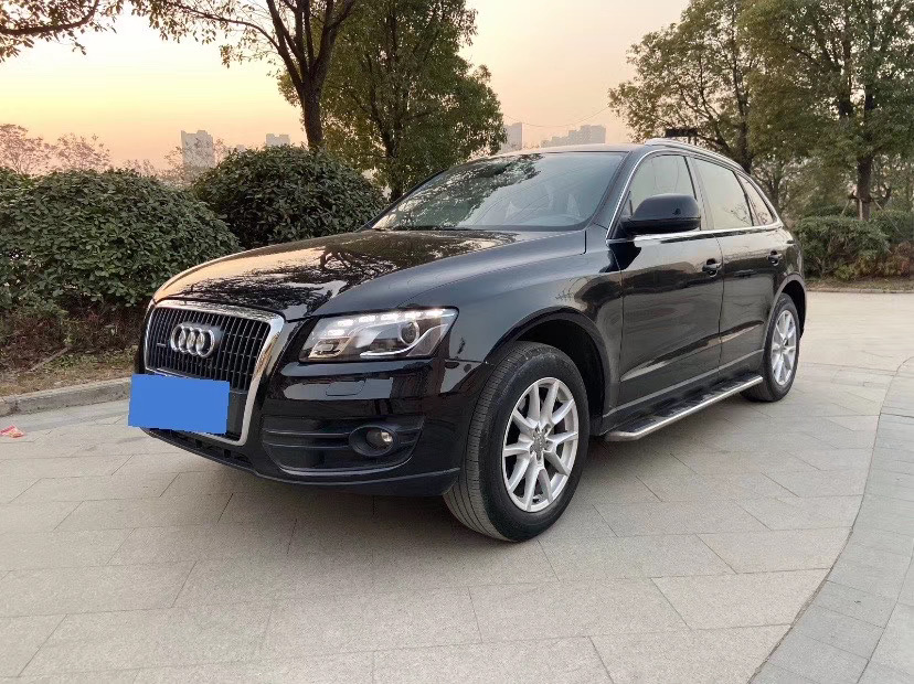 奥迪Q5自动全景天窗