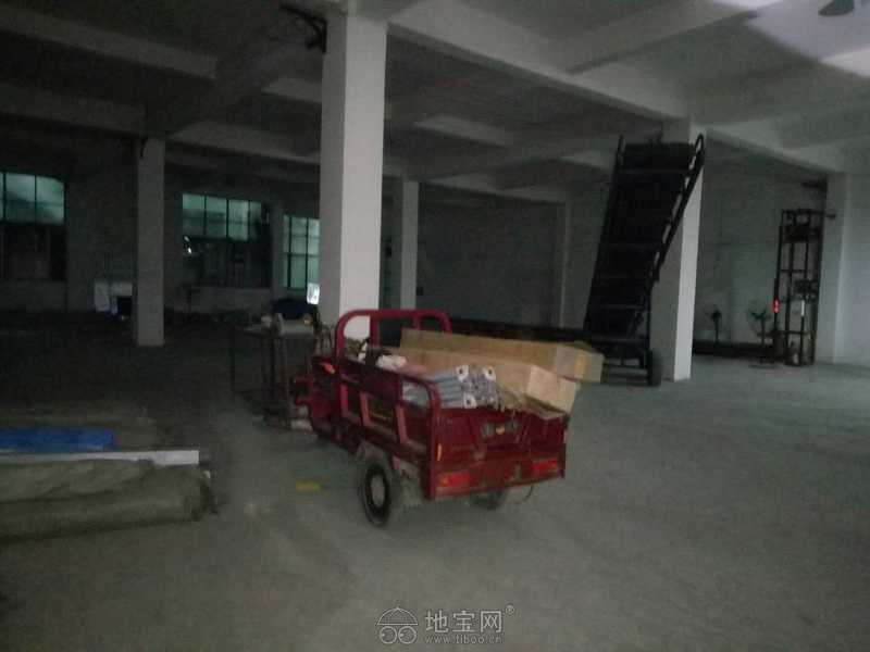临街一楼厂房,水电齐全,低价出租
