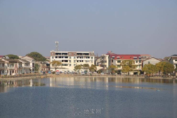 信息          联系方式 该房位于风景优美,观鸟圣地的永修县吴城镇