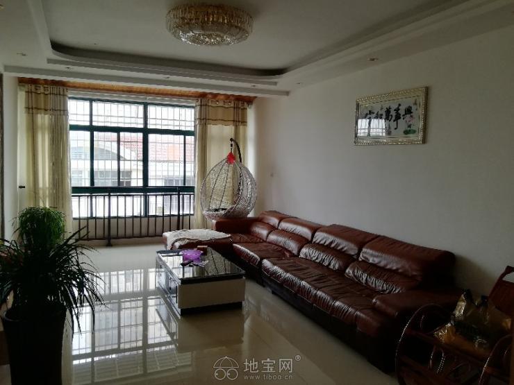 三室两厅一卫拧包入住