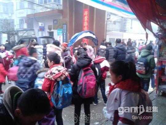 南昌县站前路菜场正对面火爆店面招租