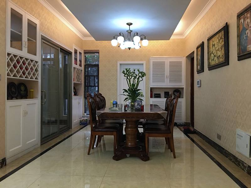 昌北经济开发区双港东大道(江西理工大学对面)4室