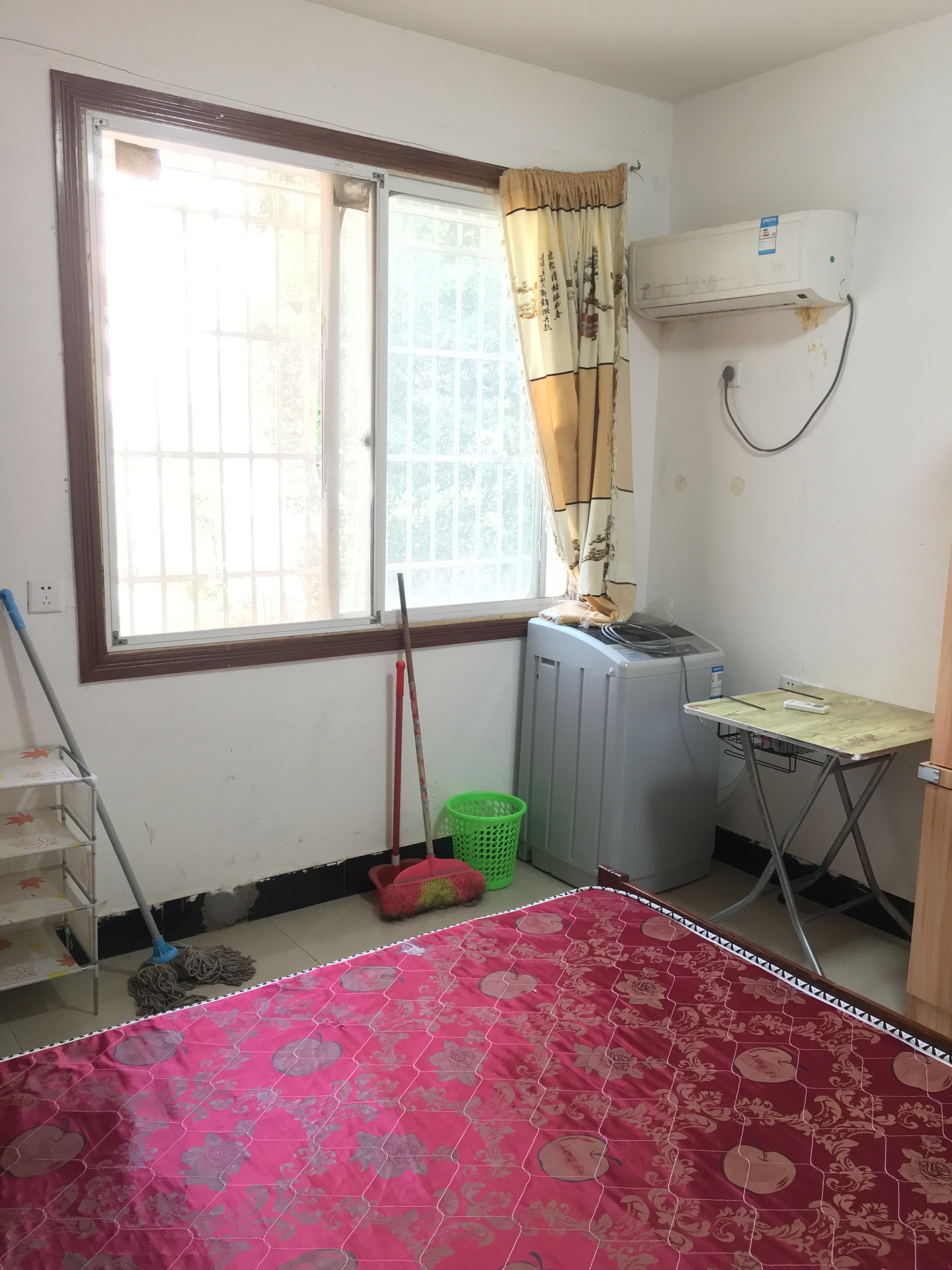 卫东站地铁 万达对面 丰和花园公寓拎包9百