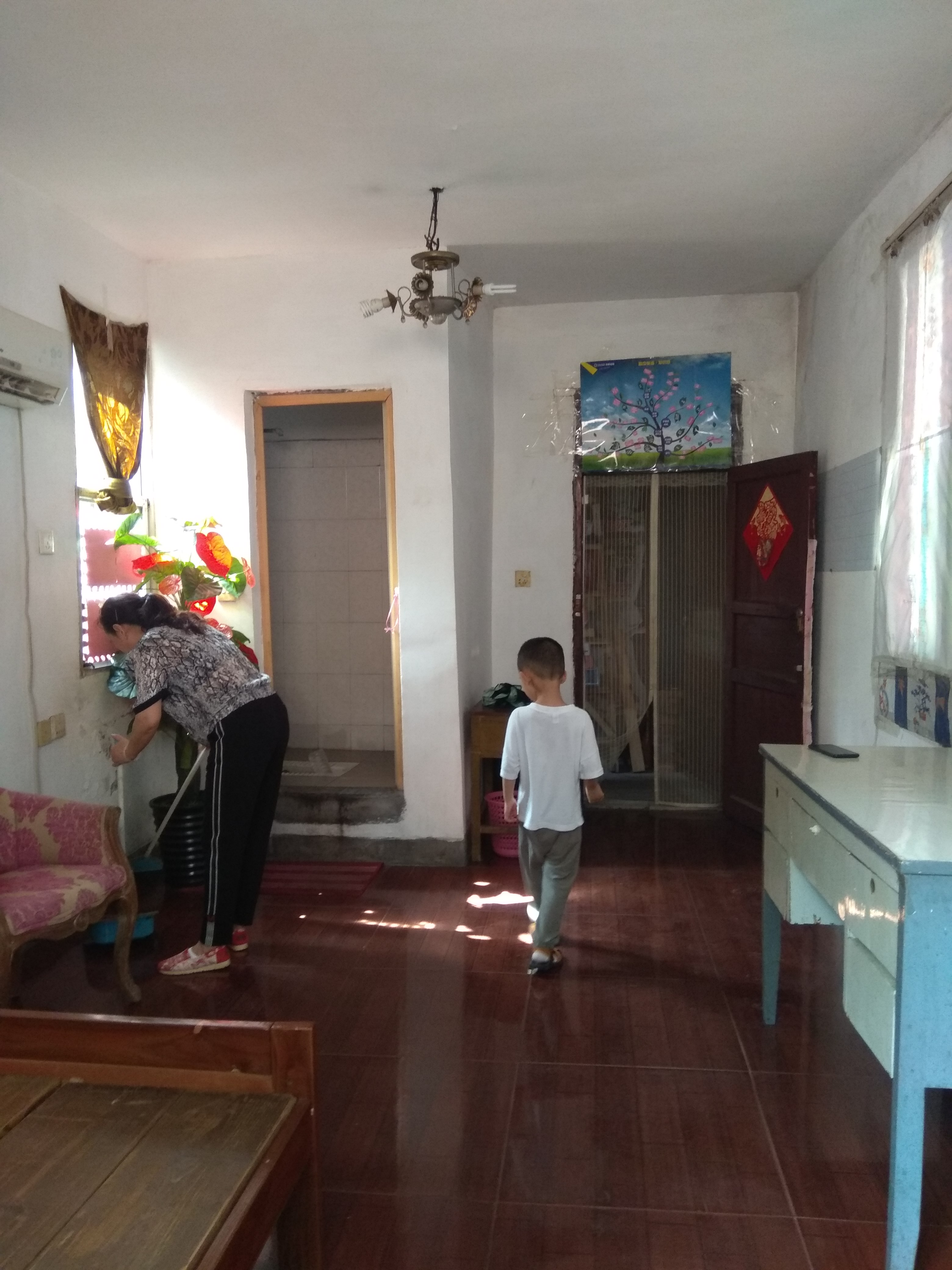东湖区步行街2楼1室1卫500元/月普通住宅