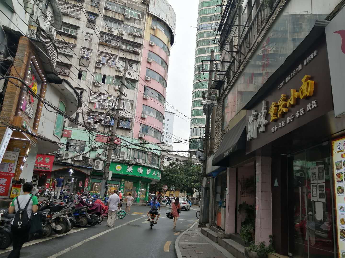 大型商场,学校,医院,地铁口旁,跑火旺铺转让,适