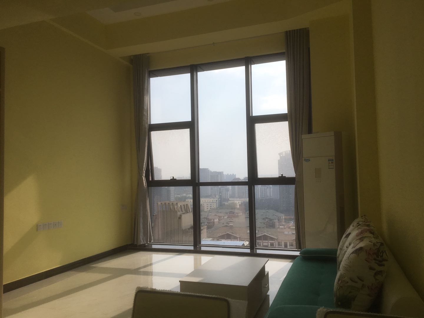 红谷滩中心区联泰七号广场高层LOFT精装公寓出租
