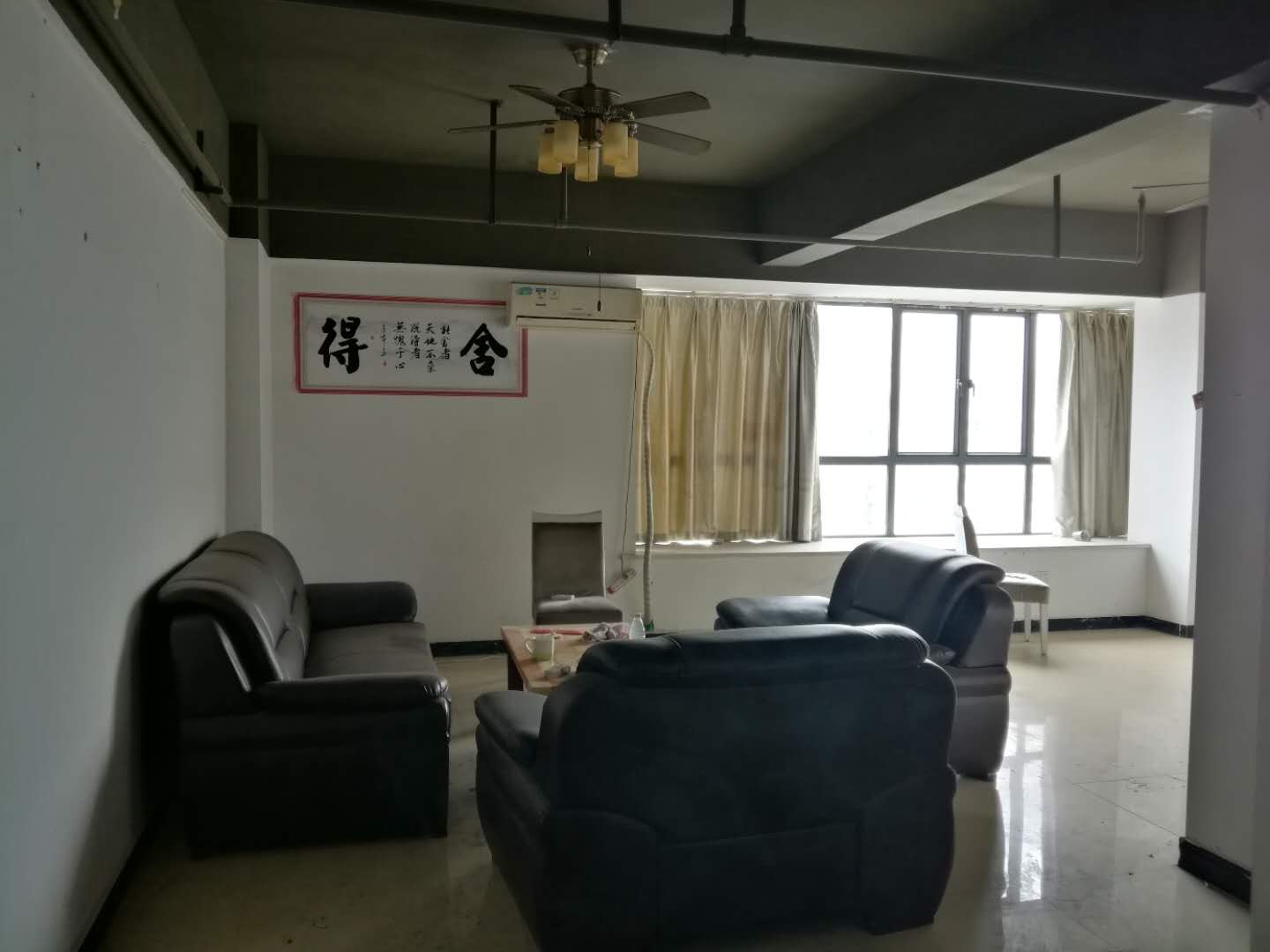 低价出租洪城商圈灌婴路写字间