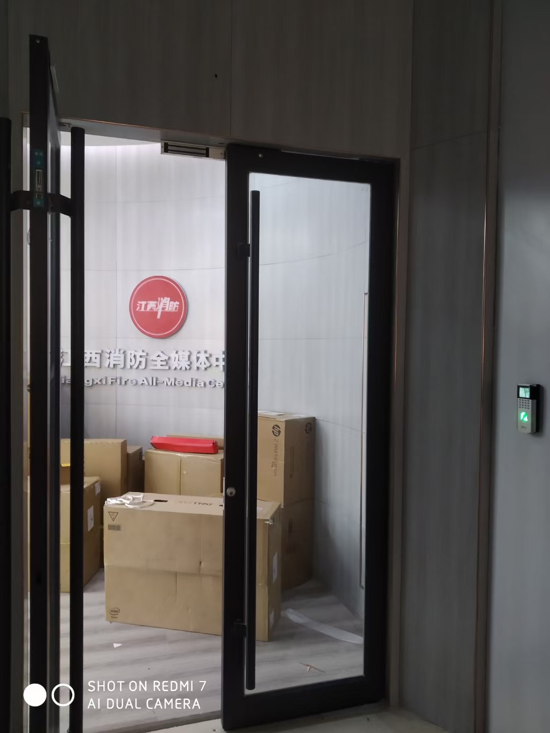 南昌玻璃感应门维修_10