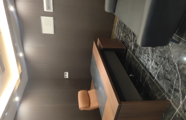 翠林国际大厦 电梯口中式豪装 大气前台 可带厨房_5