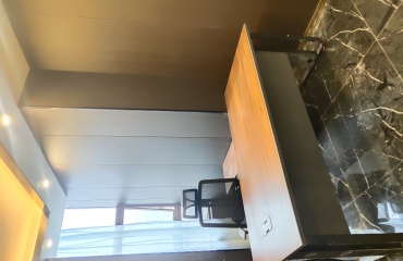 翠林国际大厦 电梯口中式豪装 大气前台 可带厨房_8