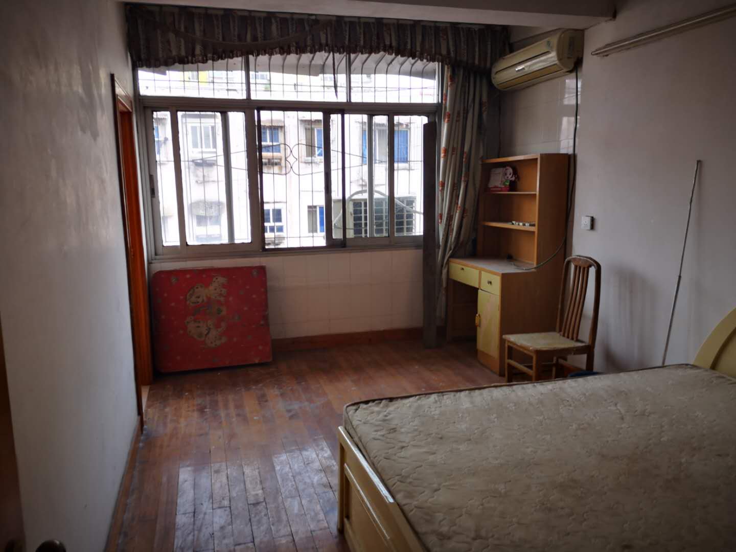 東湖區青山南路191號(立交橋旁)2室2廳108