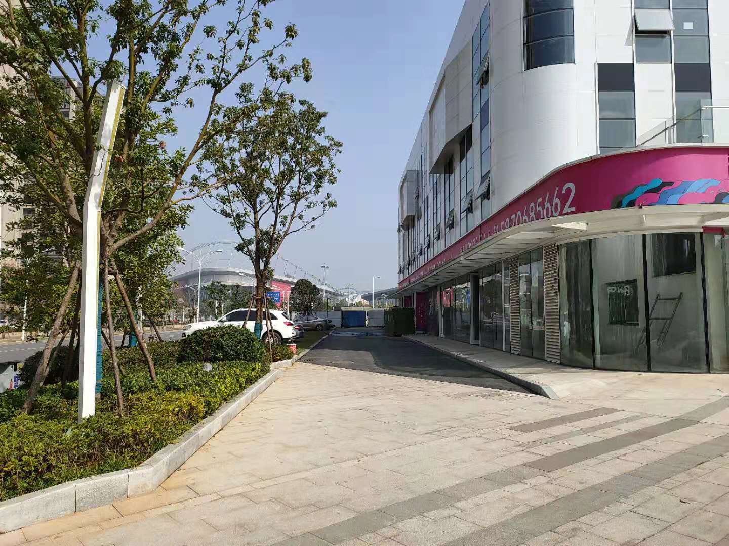 九龙湖新区 西站大街 总价28万买商铺