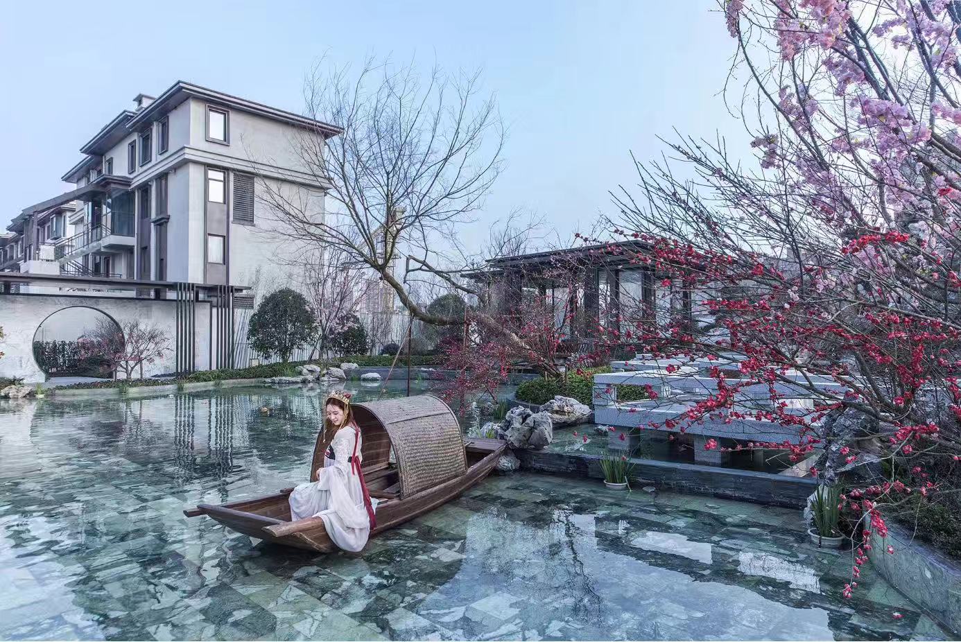 硕丰西湖里叠加别墅,近新洪城,地铁,每户都送花园