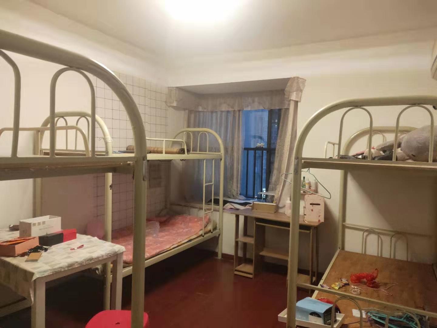 红谷凯旋 楼下商业美食街 员工宿舍 家具家电齐全
