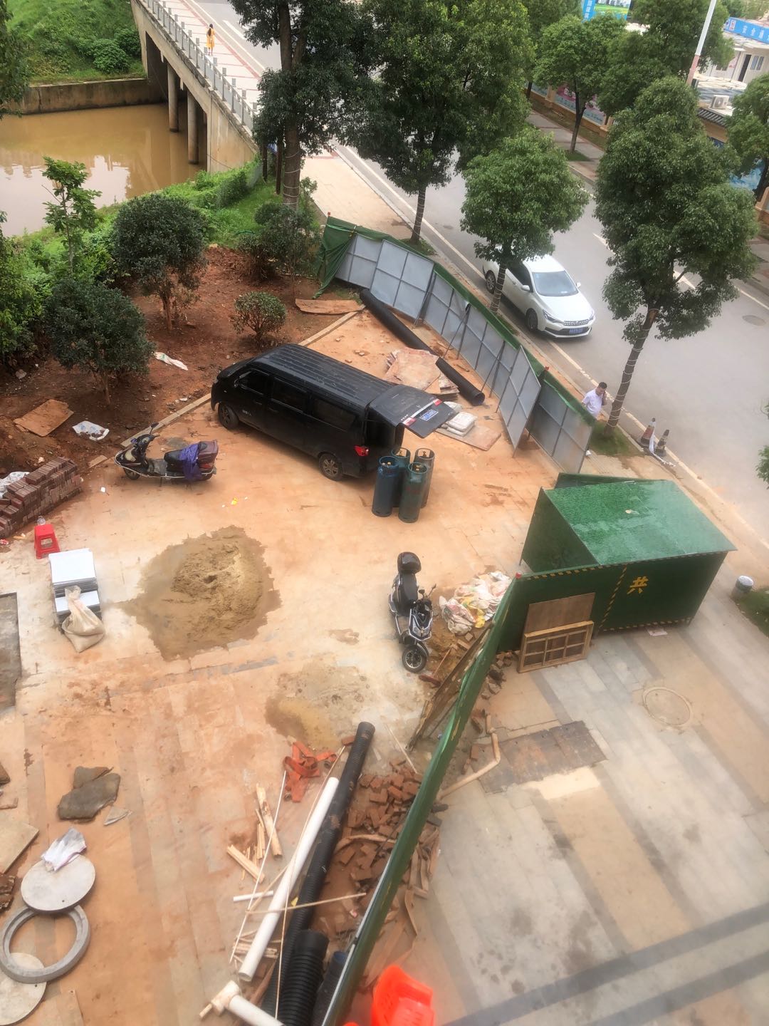 点击放大