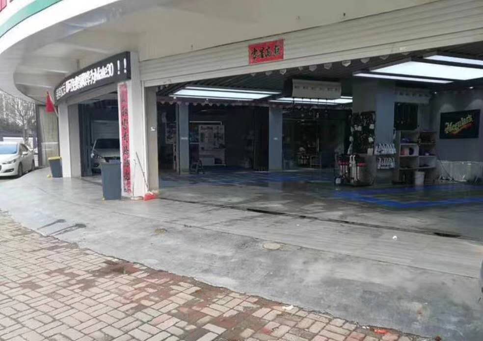 红谷滩,碟子湖大道交叉口,适合汽车美容,银行,超
