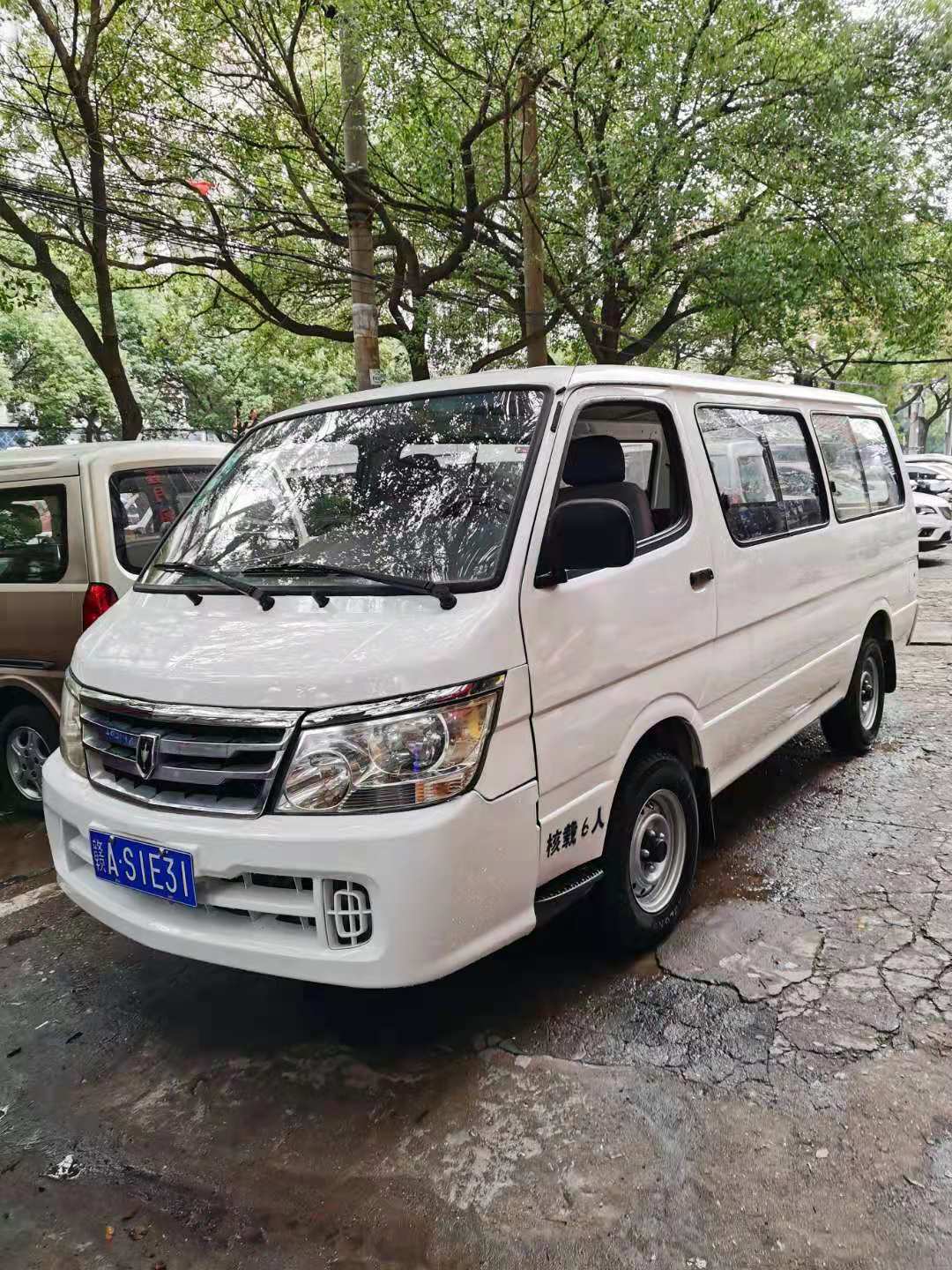 金杯 海狮 2.0L豪华型V19 2013年上牌