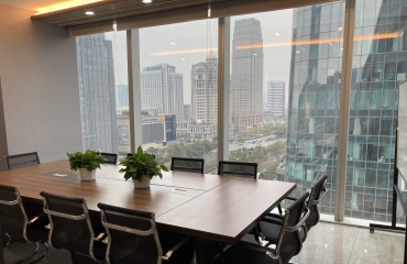 出租绿地双子塔大面积办公，精致装修，带有办公桌椅_3