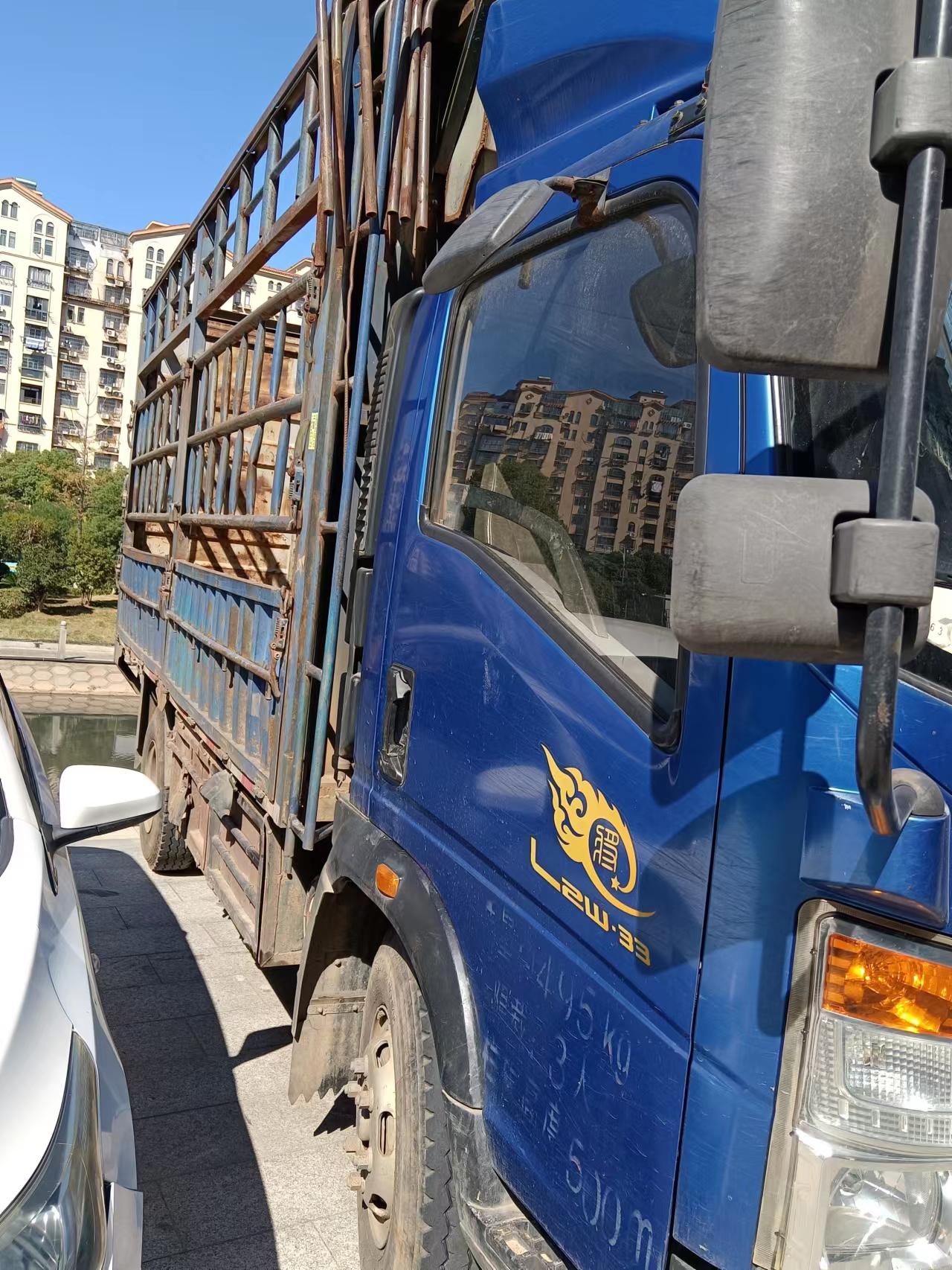 重汽豪沃轻型货车_3